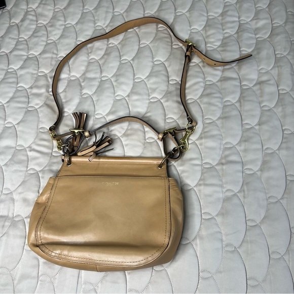Vintage Coach Willis Tan Leather Handbag - Picture 6 of 14